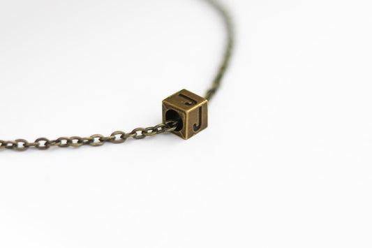 שרשרת אותיות לגבר