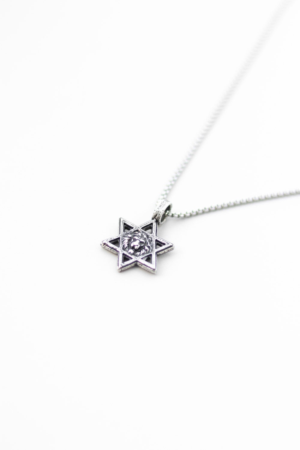 שרשרת מגן דוד כסף לגבר עם תליון עם ישראל חי וצורת אריה