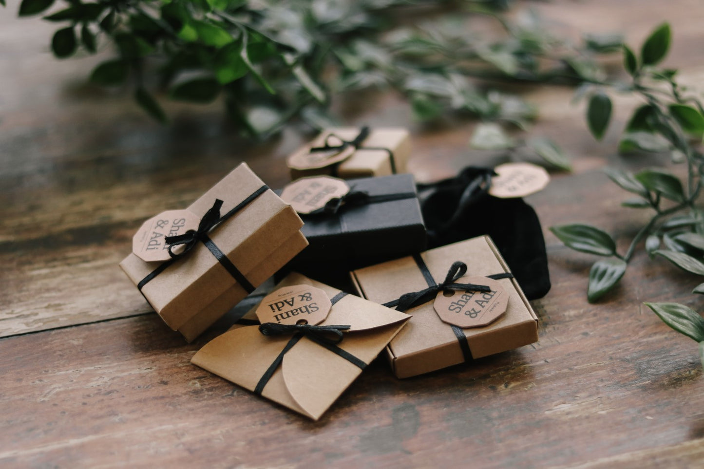 תכשיטים באריזת מתנה