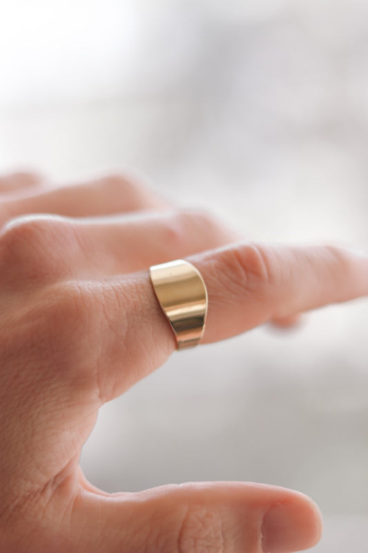 טבעת זהב חלקה נפתחת לגבר