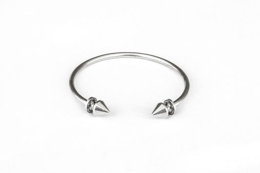 צמיד חישוק נפתח לגבר ספייקים קצוות מחודדים