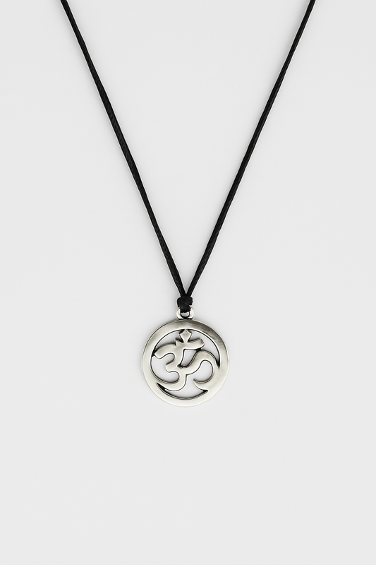 שרשרת לגבר עם תליון אום עגול בצבע כסף, חוט שחור, תכשיטי יוגה