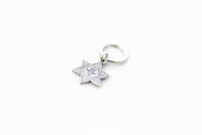 מחזיק מפתחות מגן דוד כסף עם הכיתוב עם ישראל חי - ביחד ננצח