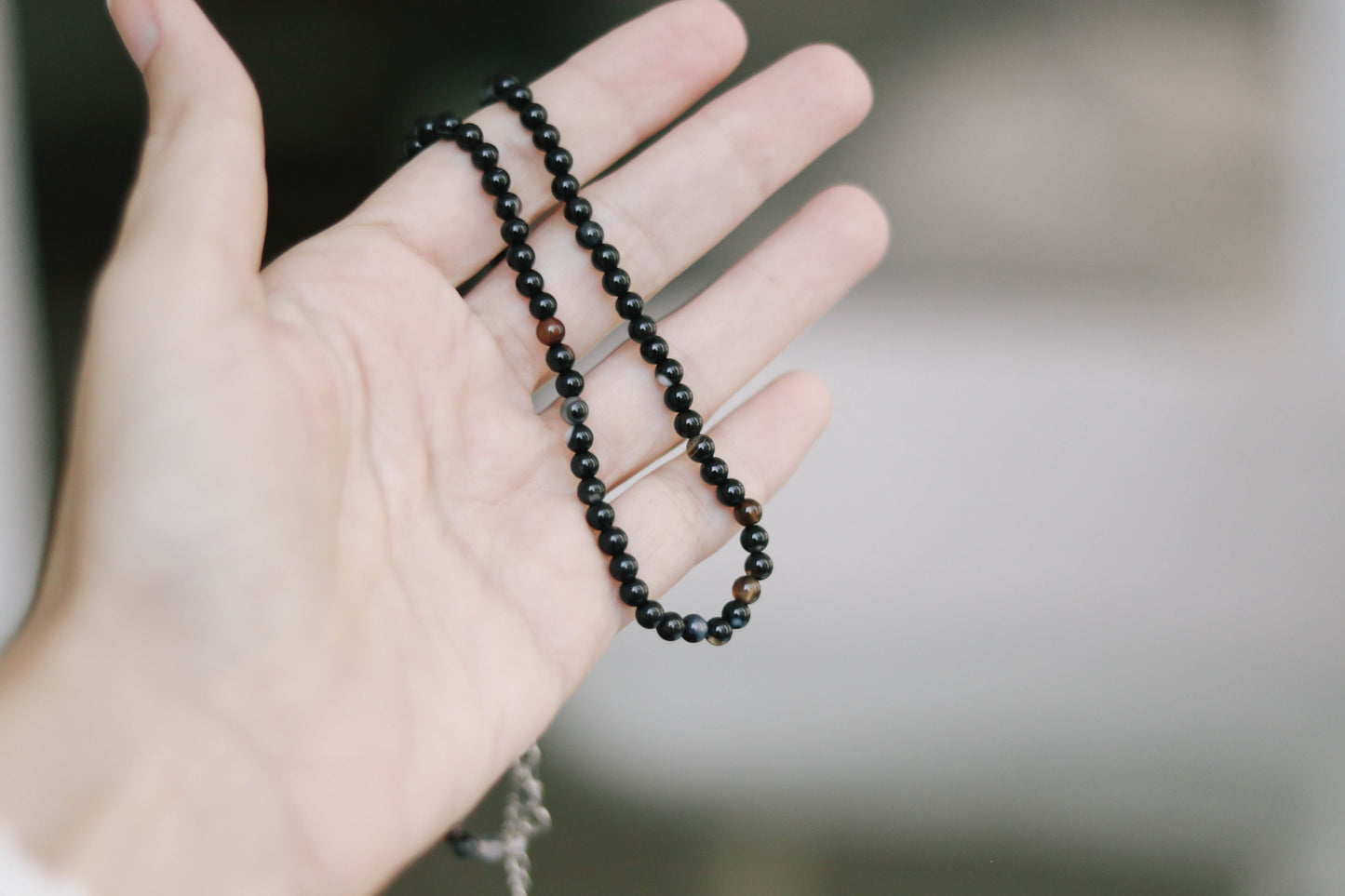 שרשרת לגבר עם חרוזי בוטסואנה בצבע שחור, מתנה לגבר