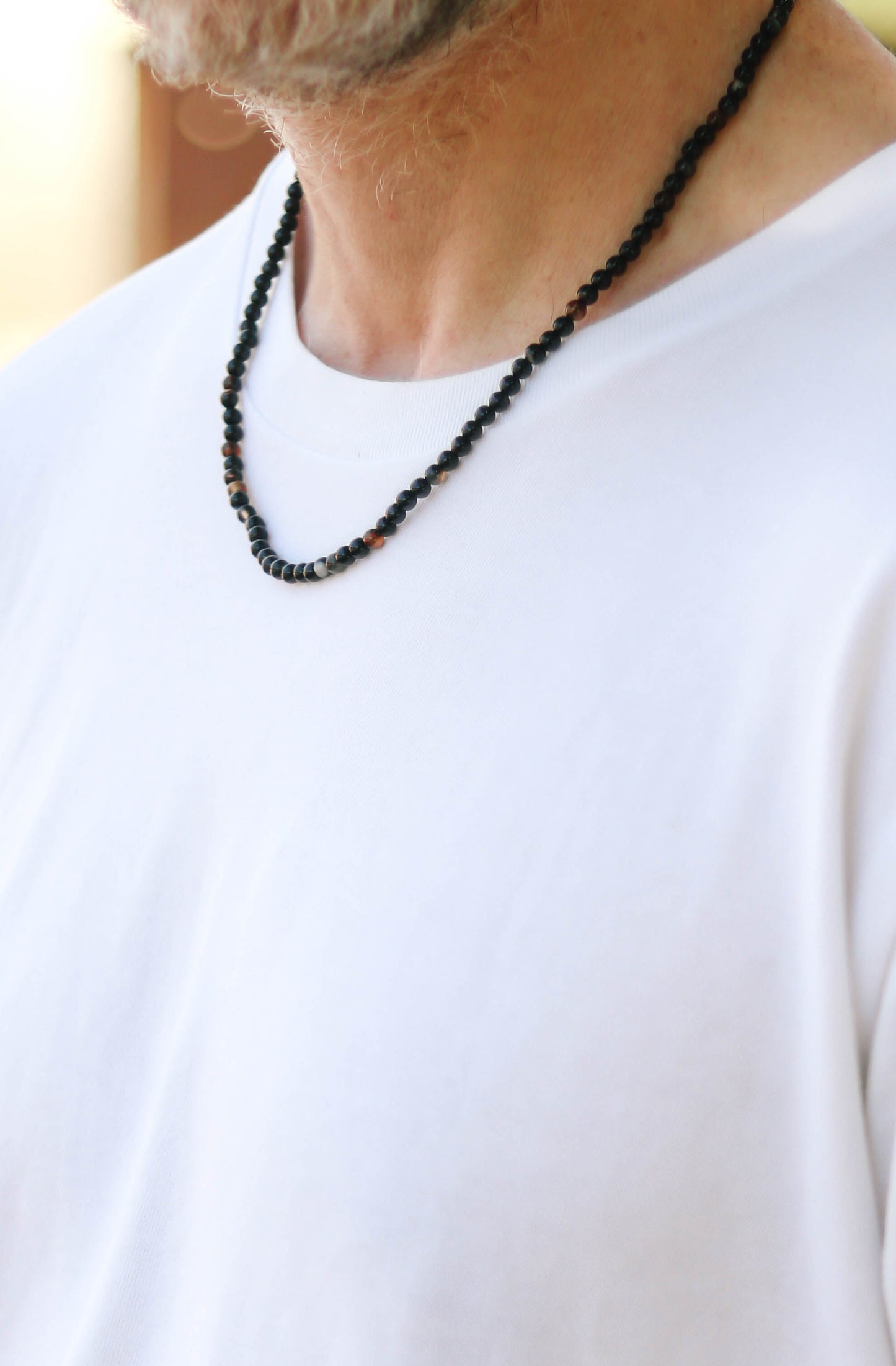 שרשרת לגבר עם חרוזי בוטסואנה בצבע שחור, מתנה לגבר