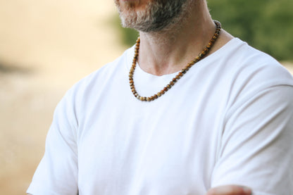 שרשרת חרוזים אבן ג׳ספר מצויר לגבר, חרוזים חומים, מתנה לגבר