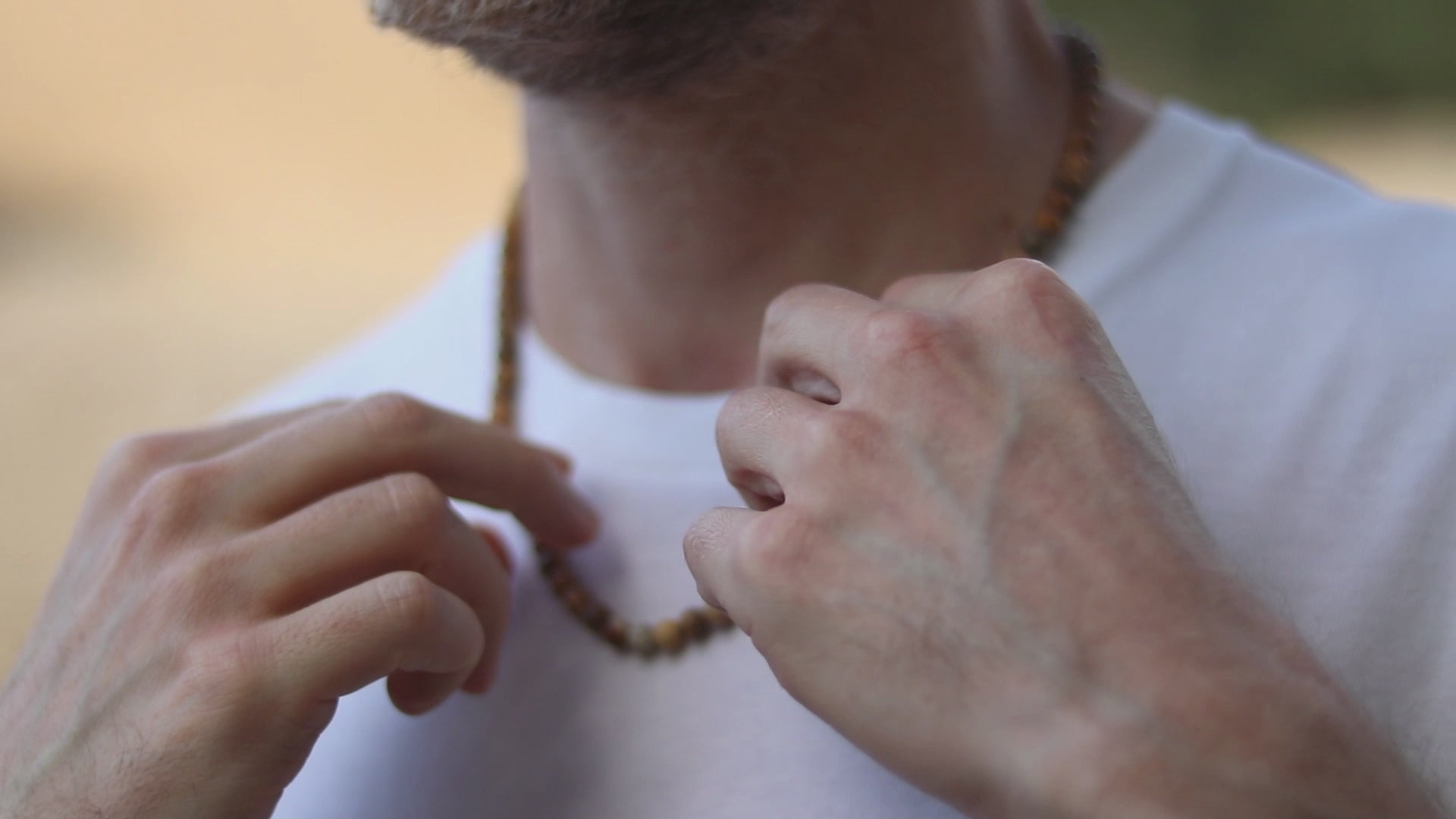 שרשרת חרוזים אבן ג׳ספר מצויר לגבר, חרוזים חומים, מתנה לגבר